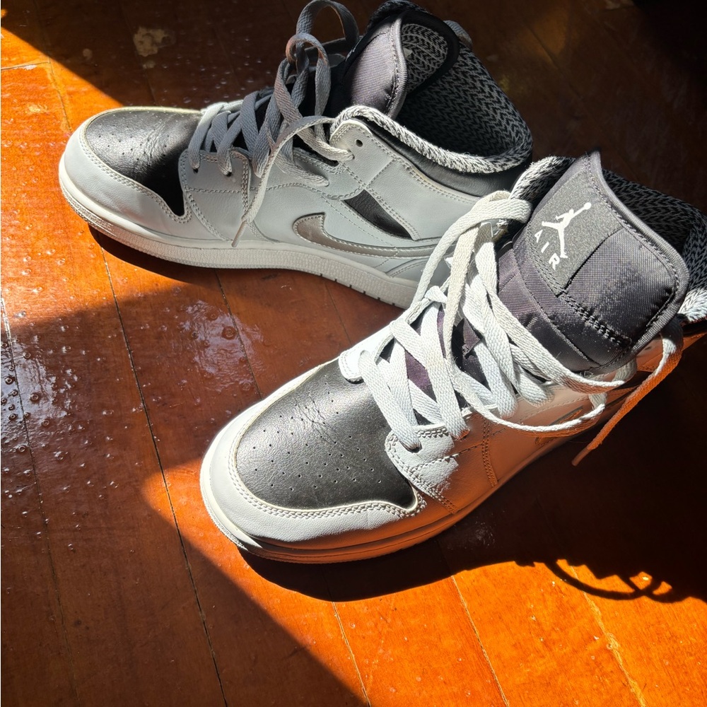 Jordan Athletic Shoes in Black and White
